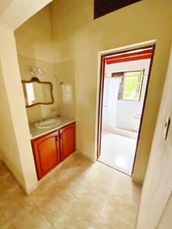 RETSADA CASA EN VENTA  ZONA BLAS PARERA Y DON BOSCO