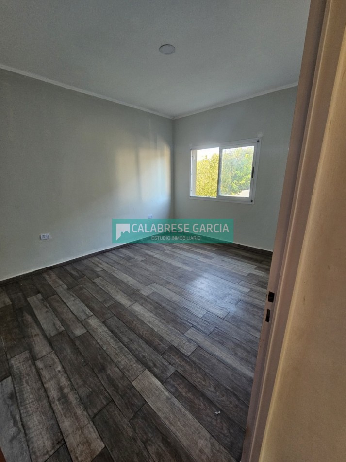 SE ALQUILA CASA DE 3 DORMITORIOS ZONA LA TOMA 