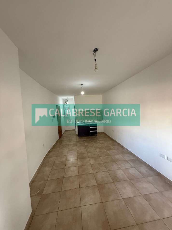 se alquila monoambiente zona centro 