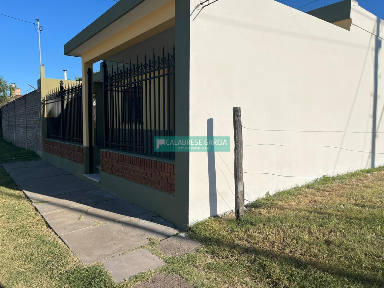 Oportunidad Casa en esquina Blas Parera y Zuviria!