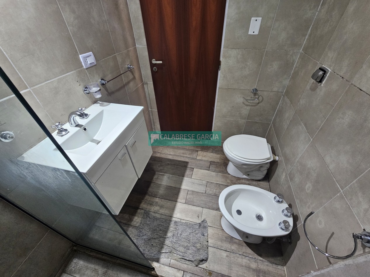 SE ALQUILA CASA DE 3 DORMITORIOS ZONA LA TOMA 