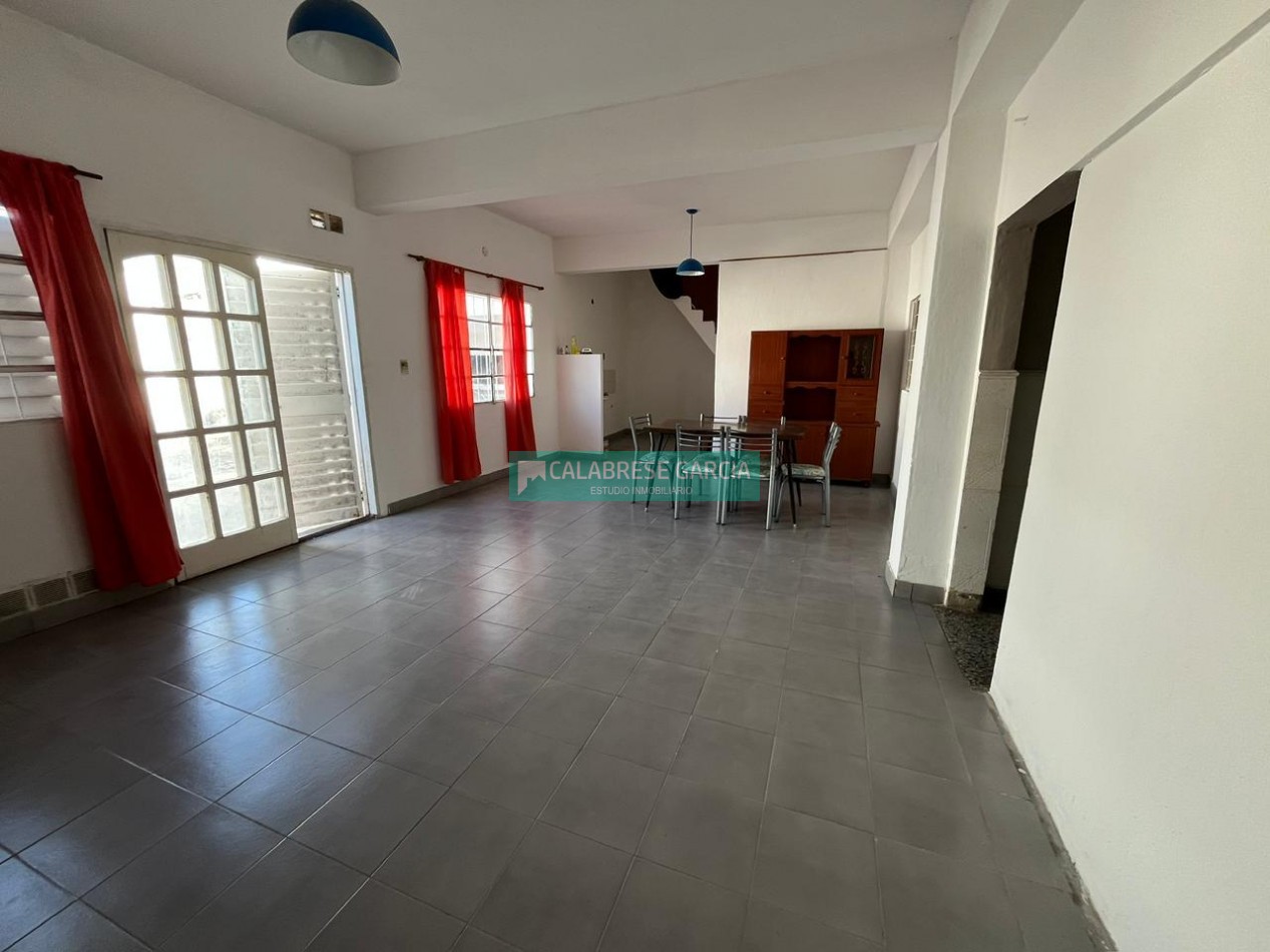 Alquilo casa  amoblada sobre Garrigo casi Miguel David