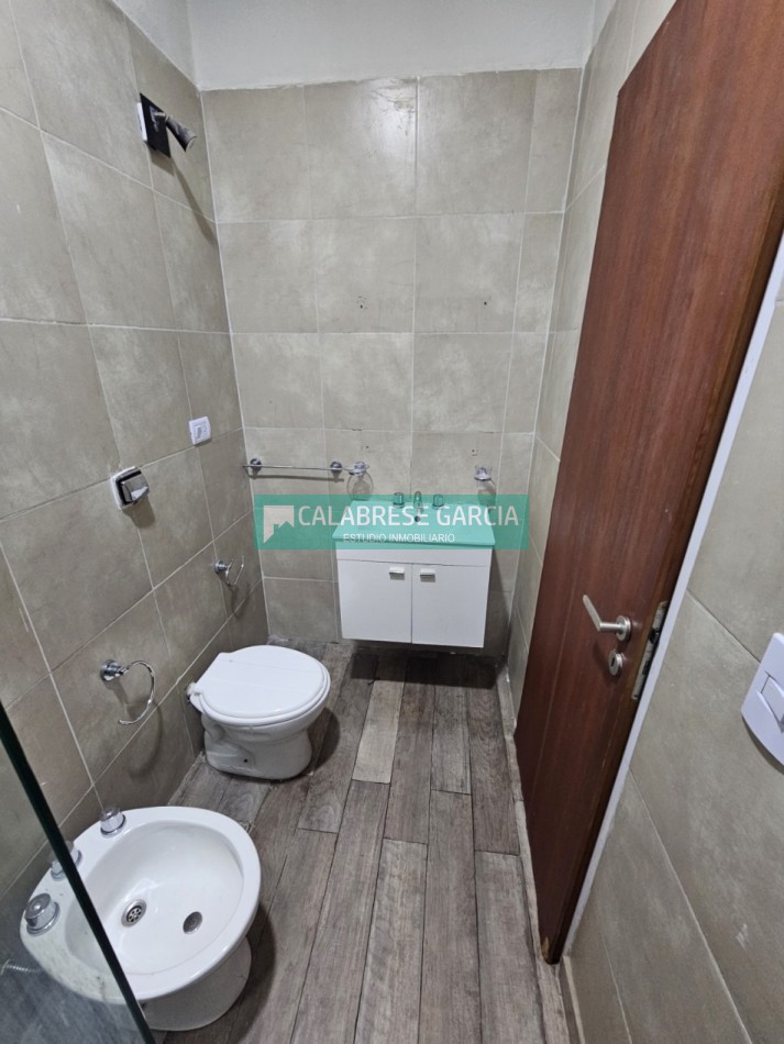 SE ALQUILA CASA DE 3 DORMITORIOS ZONA LA TOMA 