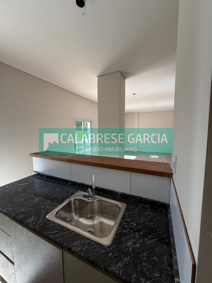 En venta departamento tres dormitorios zona centro ! 