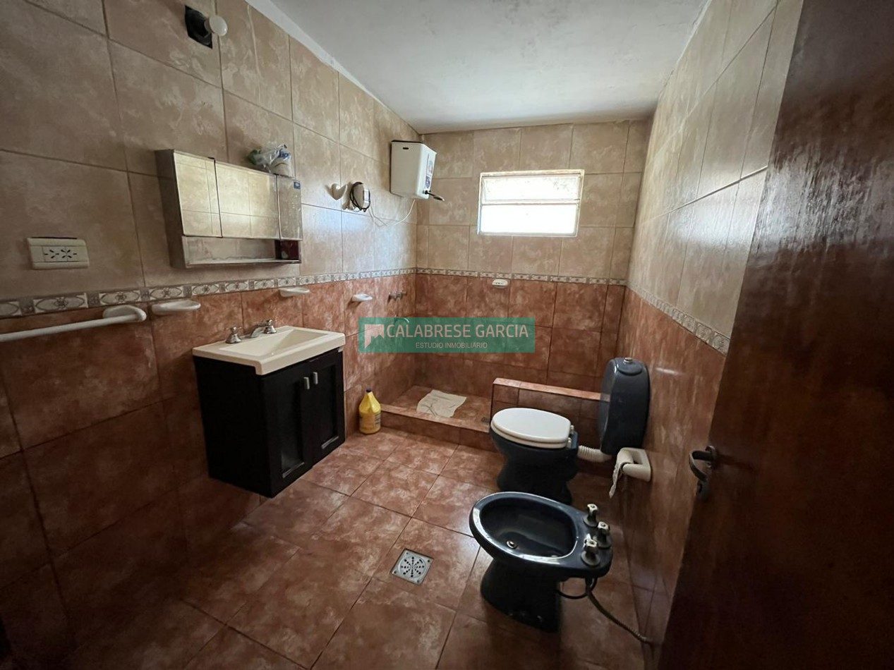 Alquilo casa  amoblada sobre Garrigo casi Miguel David