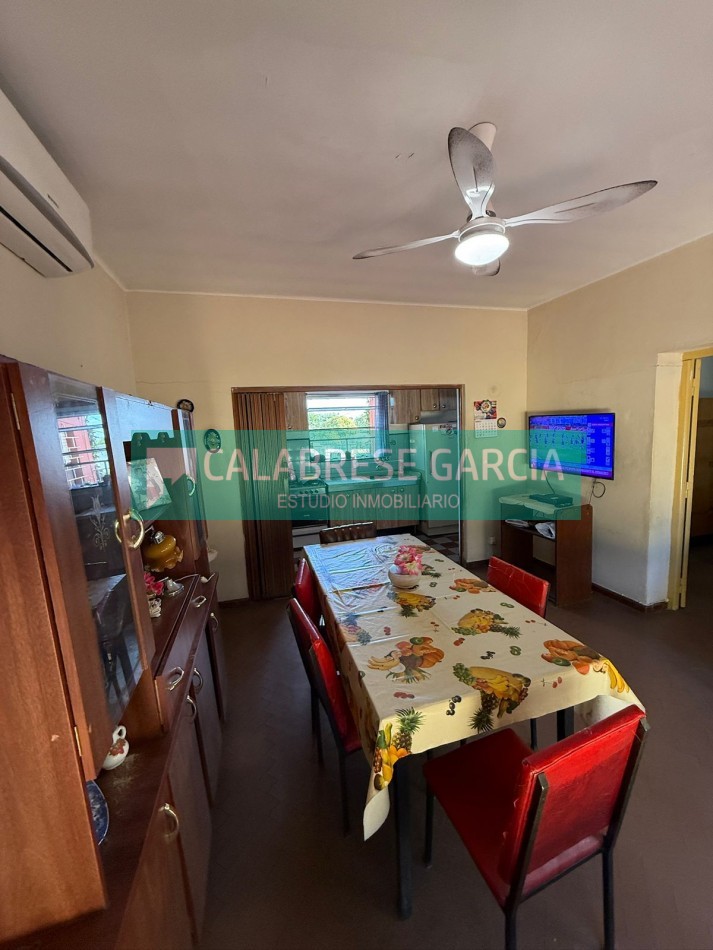 se vende planta alta en calle Maipu