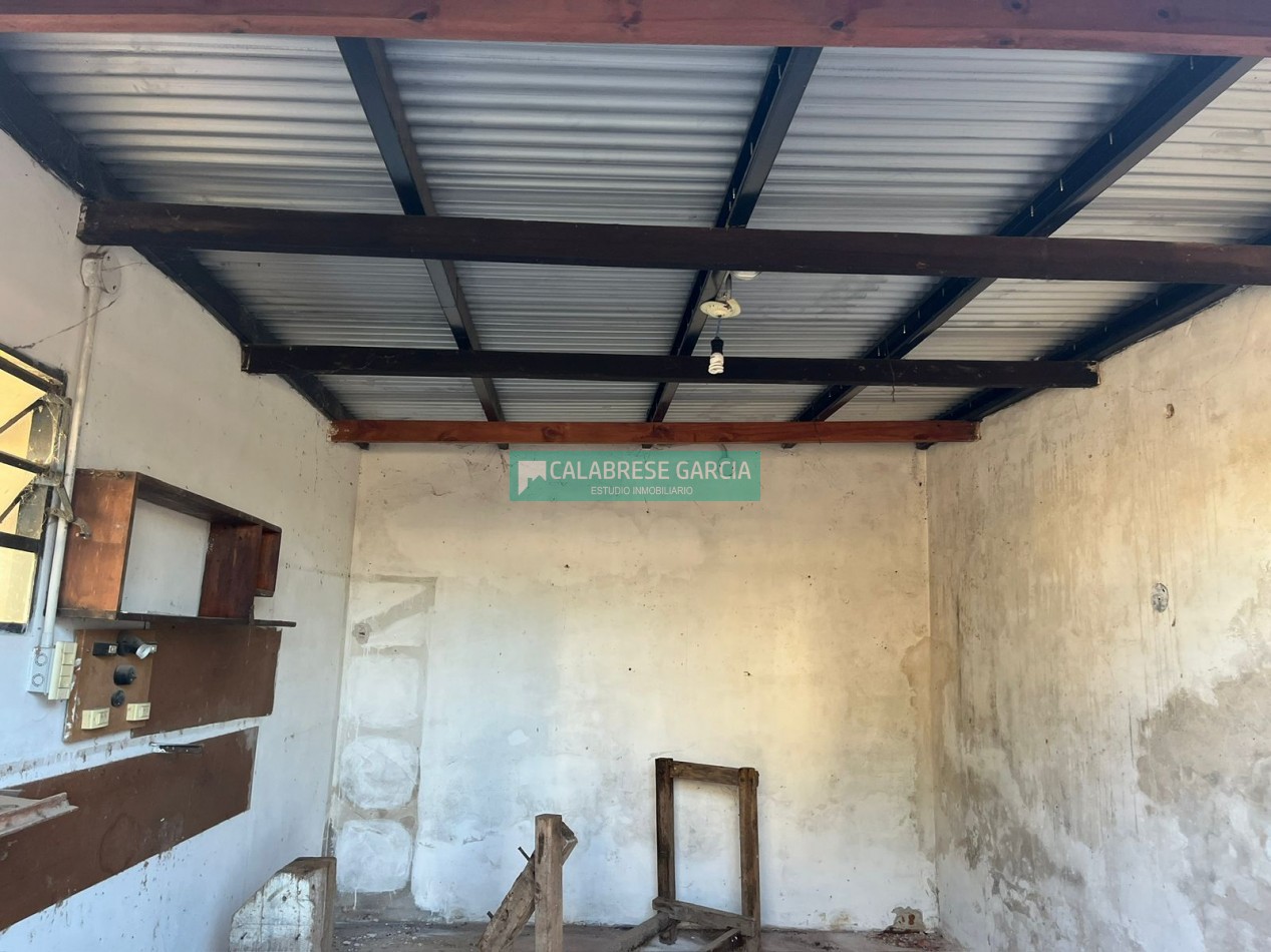Oportunidad Casa en esquina Blas Parera y Zuviria!
