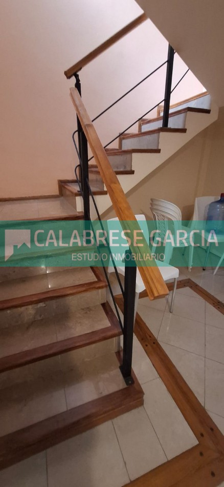 Alquiler casa zona centro tres dormitorios , cochera, fondo , piscina ! 