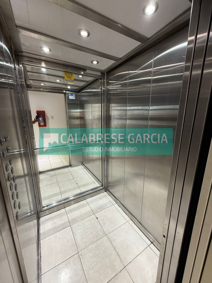 En venta departamento de un dormitorio , excelente vista , balcon corrido ! 