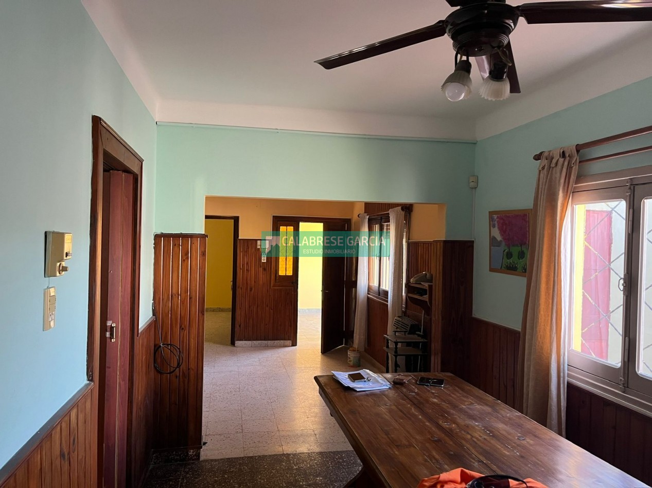 Oportunidad Casa en esquina Blas Parera y Zuviria!