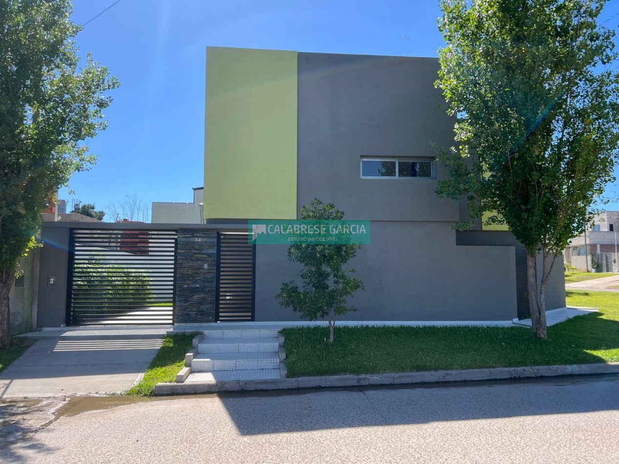 SE VENDE CASA TIPO DUPLEX DE 3 DORMITORIOS ZONA PARACAO