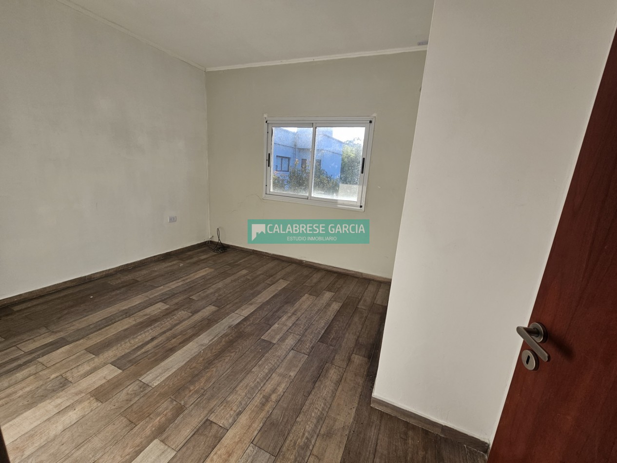 SE ALQUILA CASA DE 3 DORMITORIOS ZONA LA TOMA 