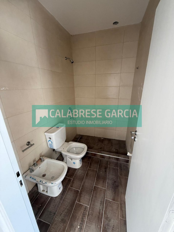 En venta departamento tres dormitorios zona centro ! 