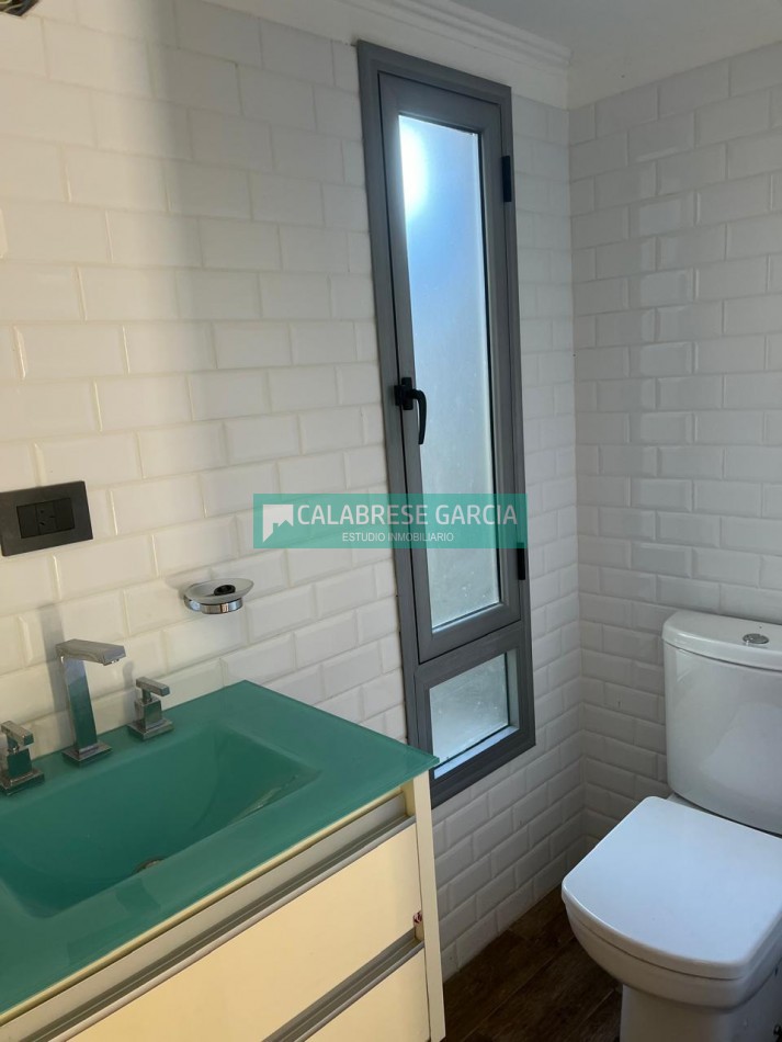 SE VENDE CASA TIPO DUPLEX DE 3 DORMITORIOS ZONA PARACAO