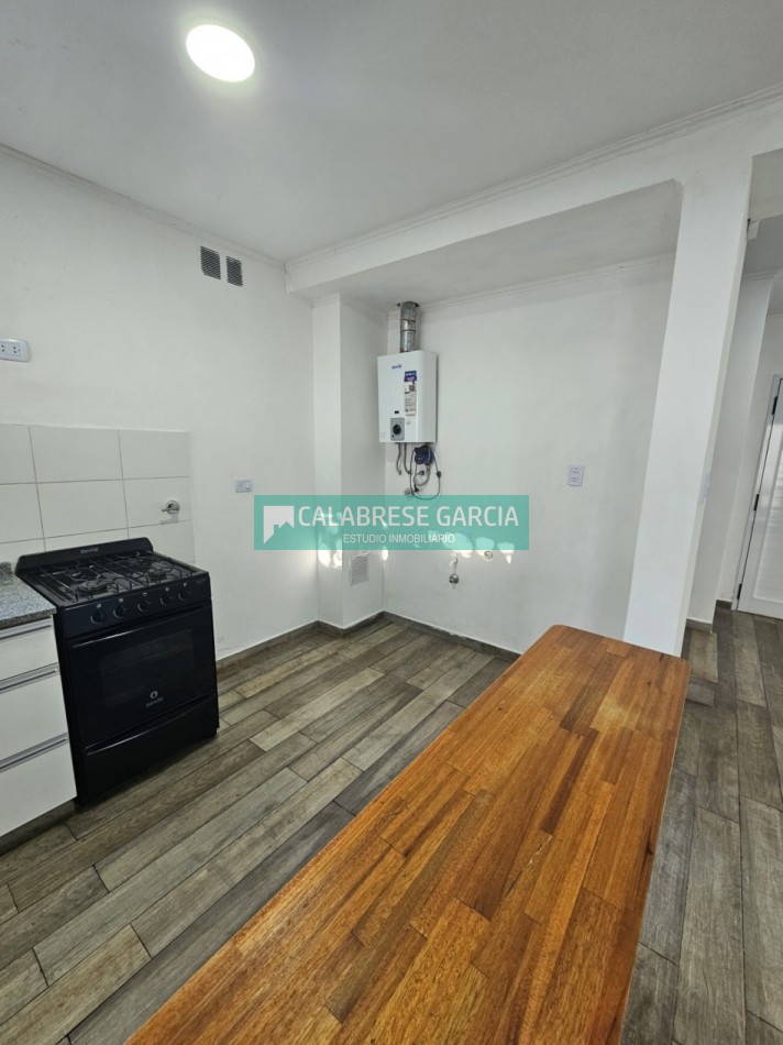 SE ALQUILA CASA DE 3 DORMITORIOS ZONA LA TOMA 