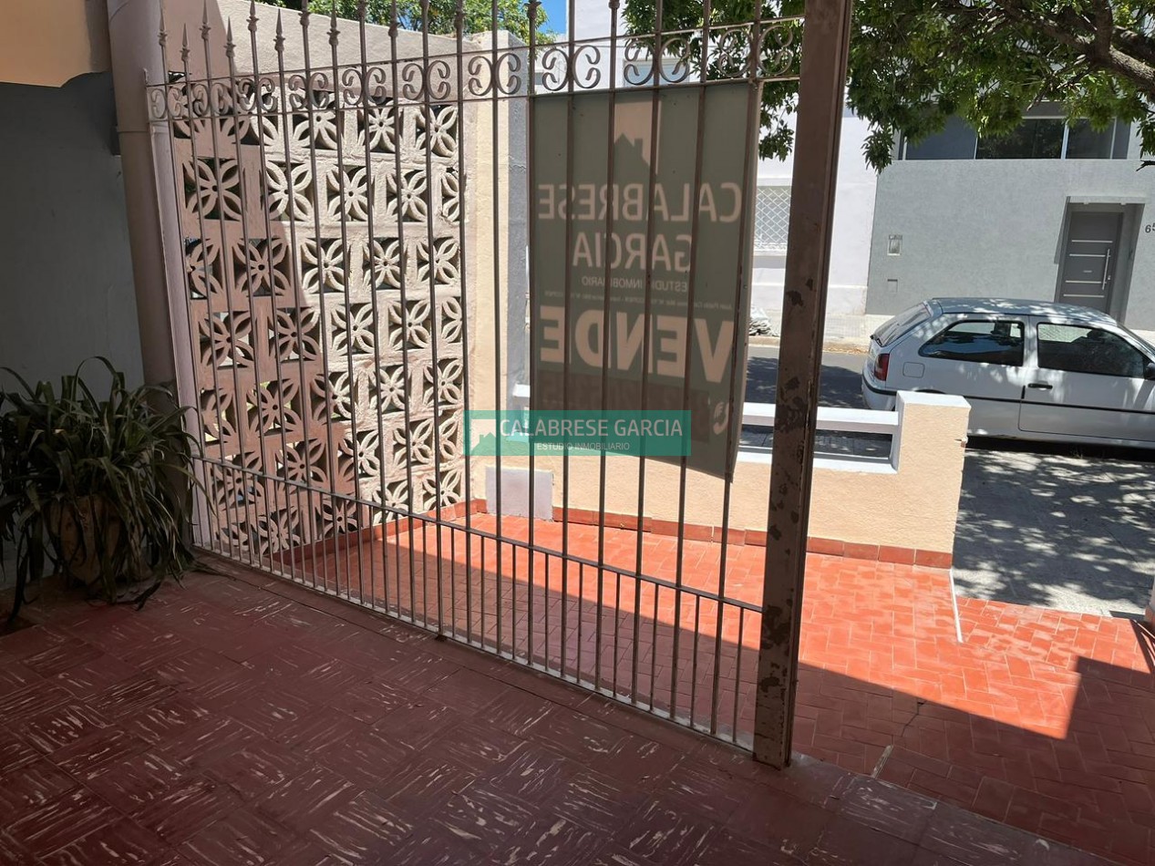 Se vende casa zona Plaza Saenz Peña