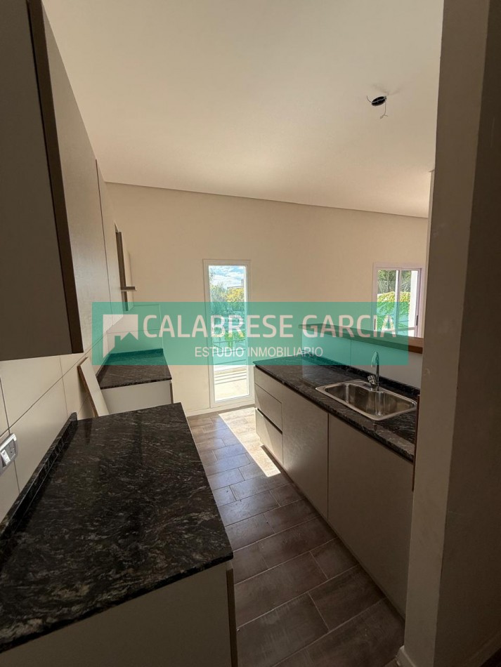 En venta departamento tres dormitorios zona centro ! 