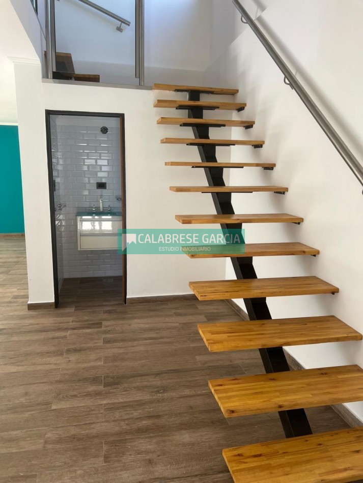 SE VENDE CASA TIPO DUPLEX DE 3 DORMITORIOS ZONA PARACAO