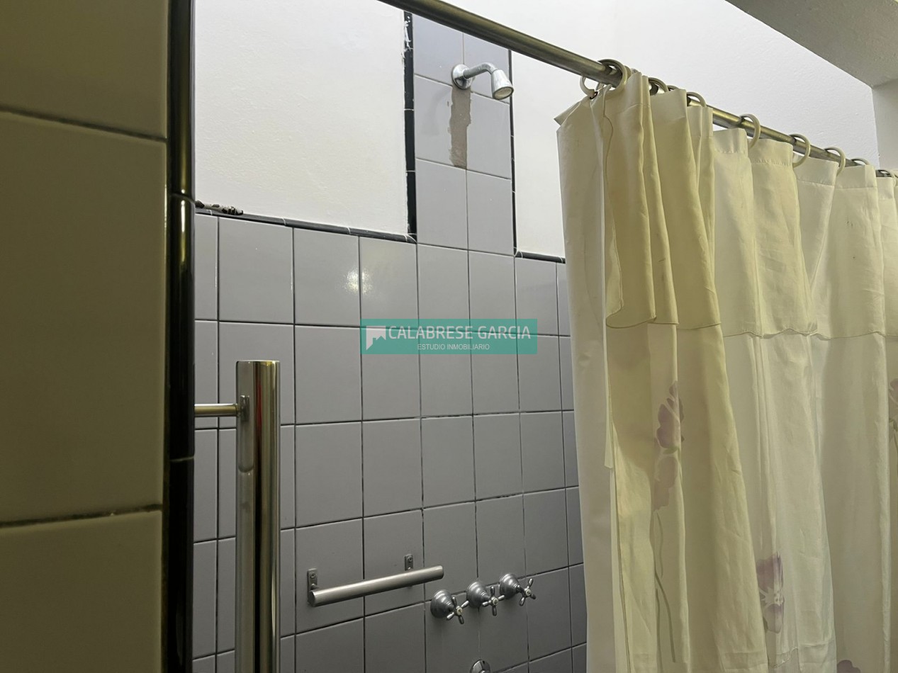 Oportunidad Casa en esquina Blas Parera y Zuviria!