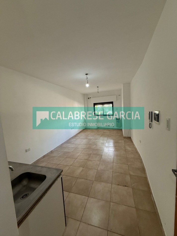 se alquila monoambiente zona centro 