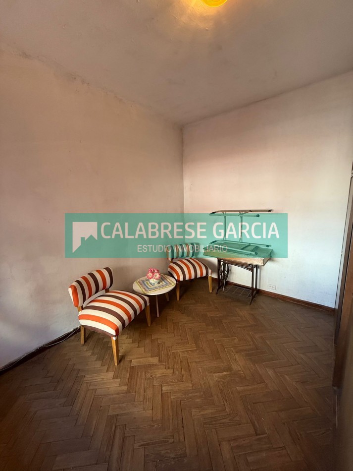 se vende planta alta en calle Maipu