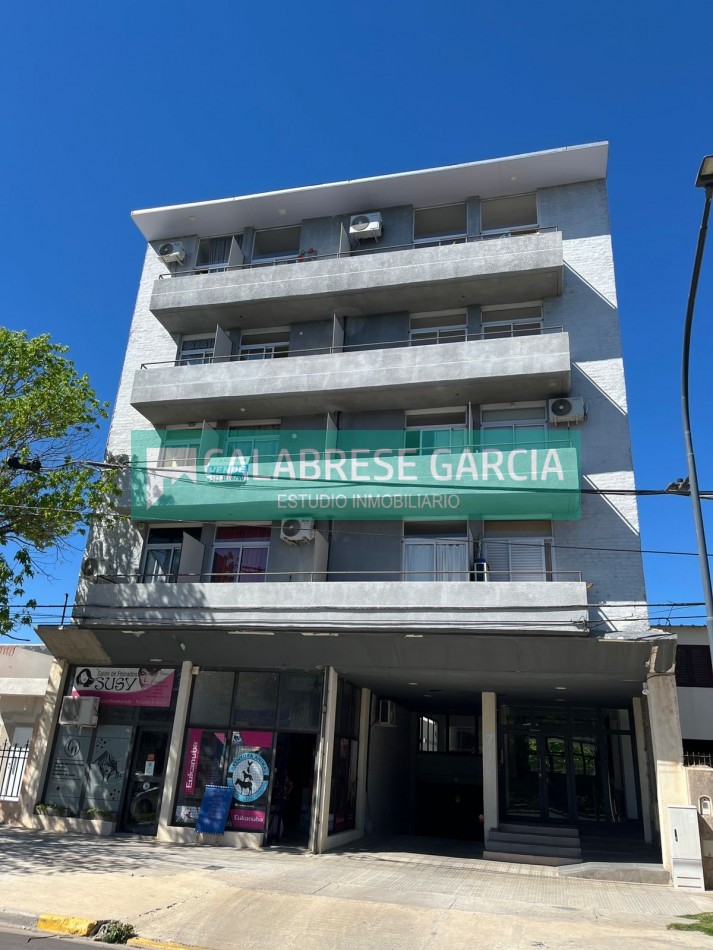 Alquilo departamento de 1 dormitorio PB contrafrente con patio zona Bv. Racedo y Av. de las Americas