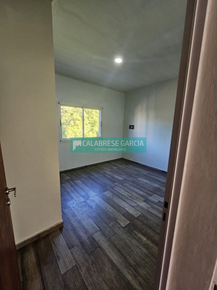 SE ALQUILA CASA DE 3 DORMITORIOS ZONA LA TOMA 