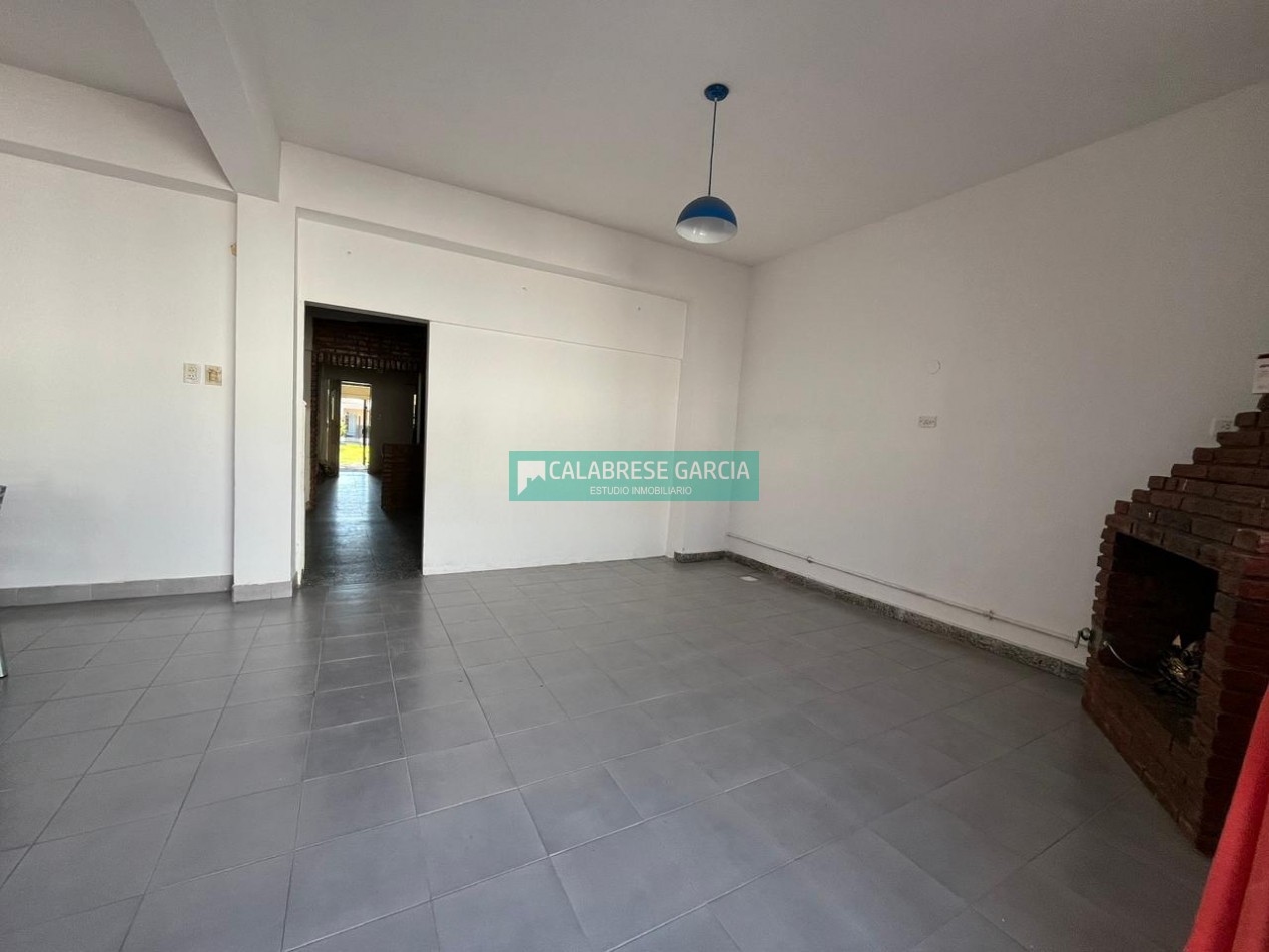 Alquilo casa  amoblada sobre Garrigo casi Miguel David