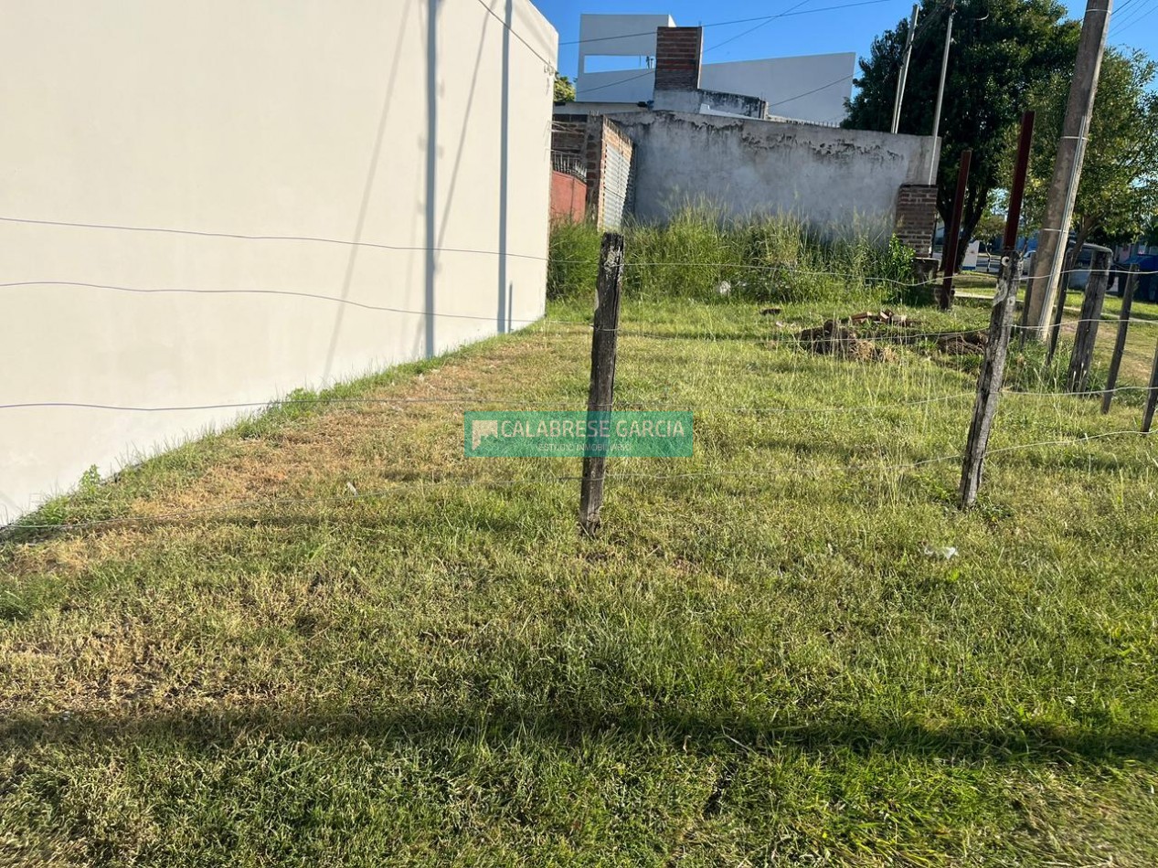 Oportunidad Casa en esquina Blas Parera y Zuviria!