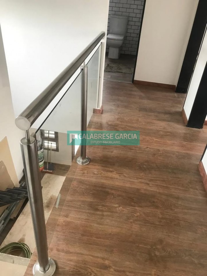 SE VENDE CASA TIPO DUPLEX DE 3 DORMITORIOS ZONA PARACAO