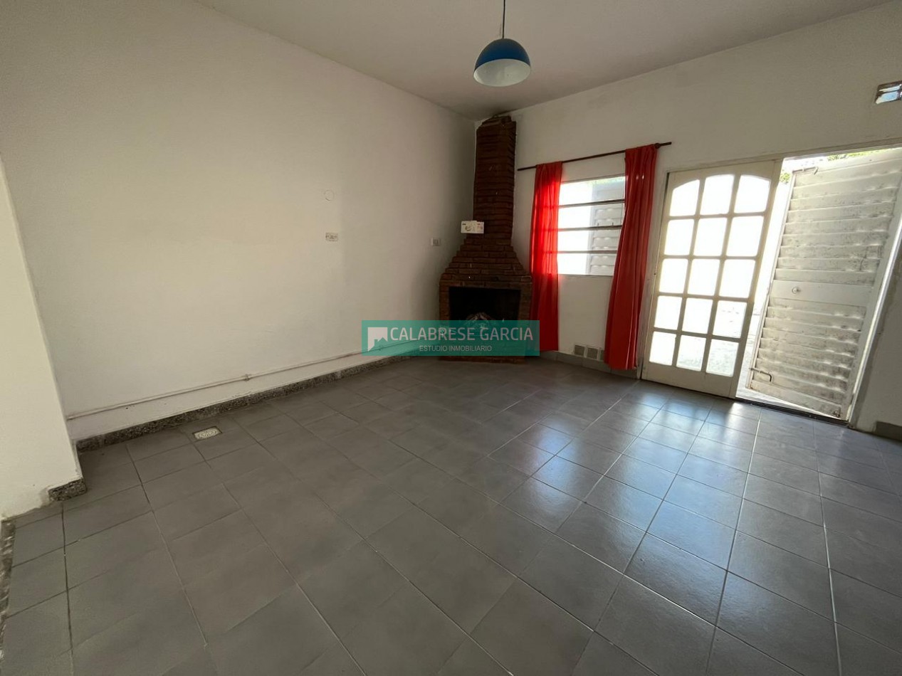 Alquilo casa  amoblada sobre Garrigo casi Miguel David