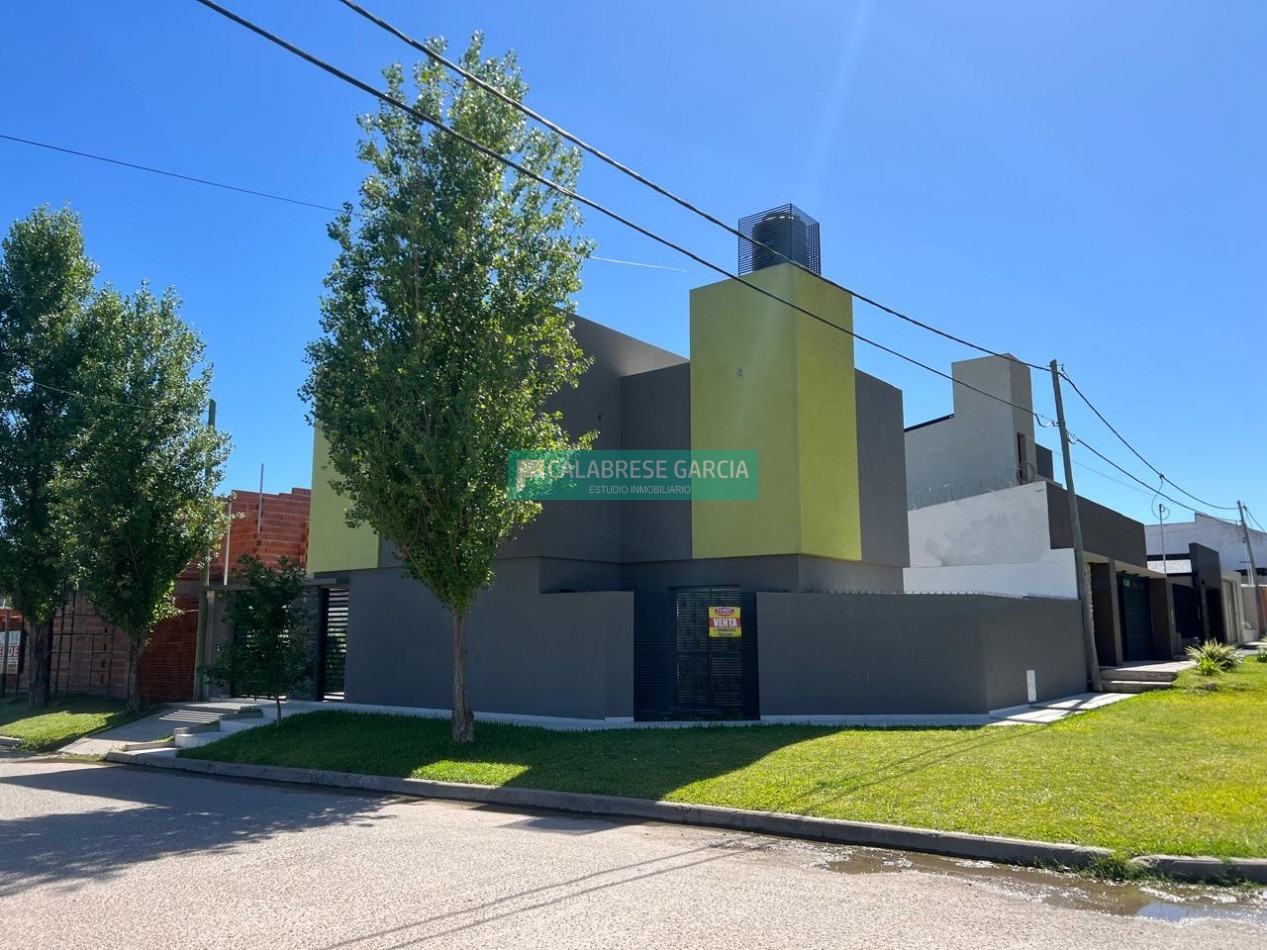 SE VENDE CASA TIPO DUPLEX DE 3 DORMITORIOS ZONA PARACAO