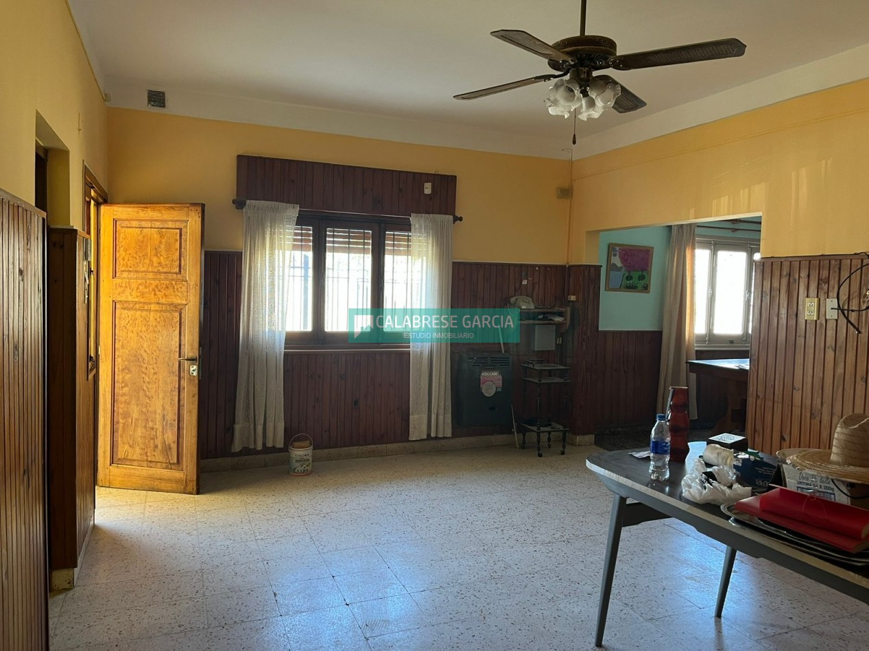 Oportunidad Casa en esquina Blas Parera y Zuviria!