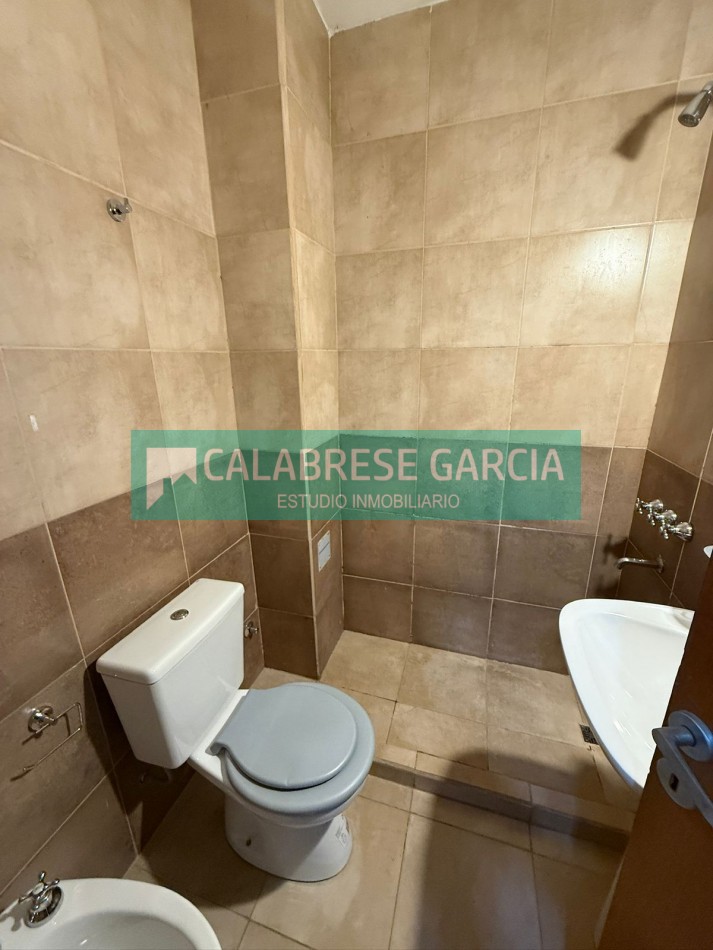 se alquila monoambiente zona centro 