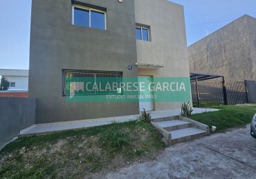 SE ALQUILA CASA DE 3 DORMITORIOS ZONA LA TOMA 