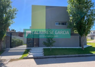 SE VENDE CASA TIPO DUPLEX DE 3 DORMITORIOS ZONA PARACAO