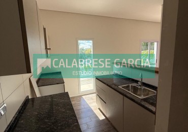 En venta departamento tres dormitorios zona centro ! 